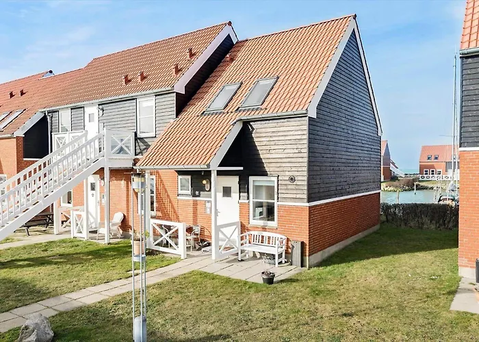4108-borre-klintholm-havneby-8